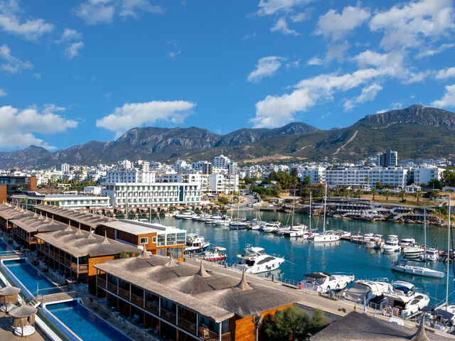 Les Ambassadeurs Hotel & Casino