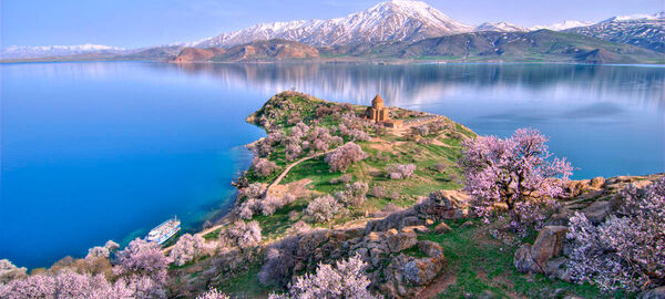 UÇAKLI BUTİK VAN HAVZASI TURU