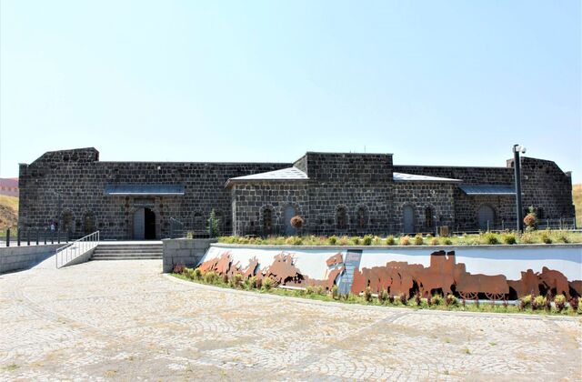 UÇAKLI BUTİK KARS TURU
