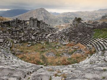LAVANTA TARLALARI SALDA GÖLÜ TURU