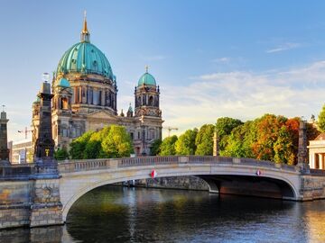 YILBAŞI & BERLİN & DRESDEN & KARLOVY VARY & PRAG TURU