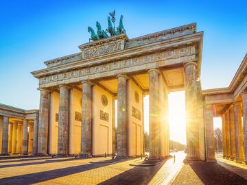 YILBAŞI & BERLİN & DRESDEN & KARLOVY VARY & PRAG TURU