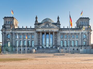 YILBAŞI & BERLİN & DRESDEN & KARLOVY VARY & PRAG TURU